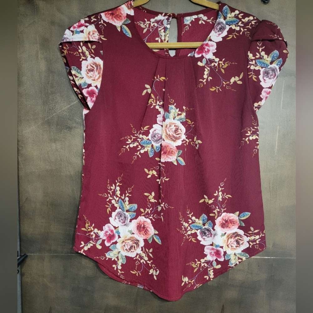 Cap sleeve floral blouse